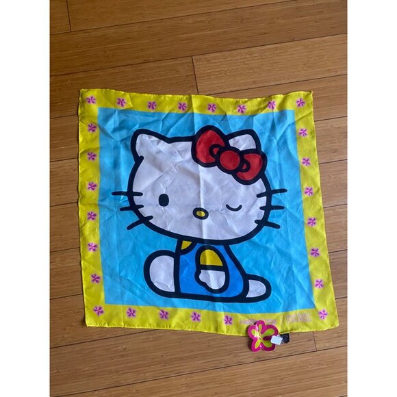 NWT MARSHALL COLUMBIA X Sanrio Hello Kitty Silk Scar - Picture 2 of 5